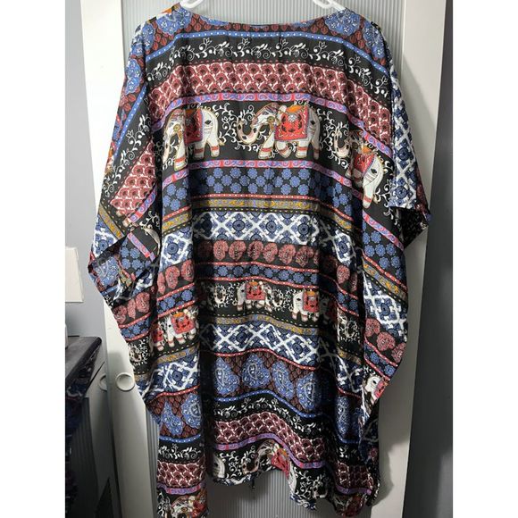 B_Phases One Size Cover up - Picture 2 of 3